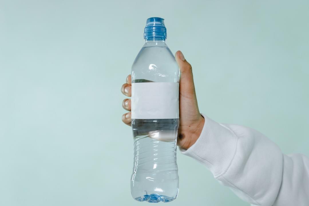 Mollen verjagen met een fles